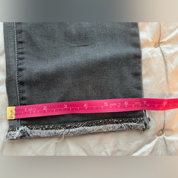 WIT AND WISDOM Women's Ab
Technology Jeans 12 gray color embellished eyelash hem - Picture 7 of 12